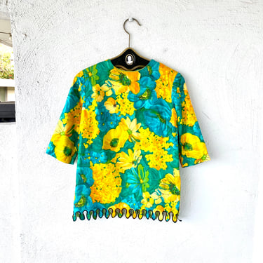 Vintage 60s Hawaiian Floral Shirt with Scalloped Hem 1960s Tropical Beach Top 