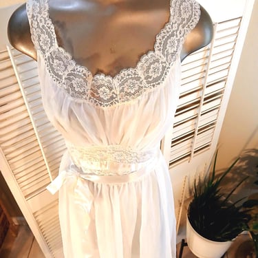 Vintage 50S/60s Pegnoir Set Gown Robe Boudoir White /Wedding Trousseau/ USA /Sz 34 