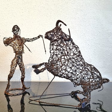 ABSTRACT TWISTED WIRE SCULPTURE OF A BANDERILLERO AND BULL