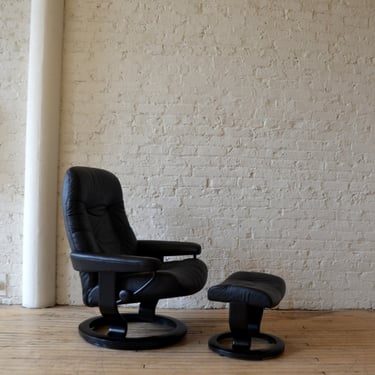 Ekornes Stressless Leather Danish Recliner Chair Blk/Blk Like-New!!!