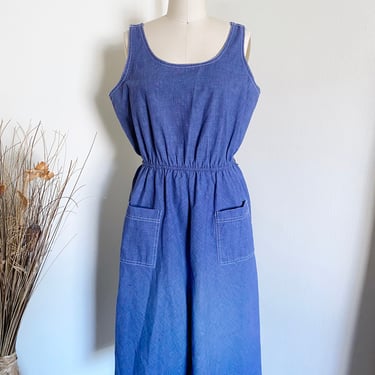 Vintage 80's Chambray dress with a Fit and Flare Style 