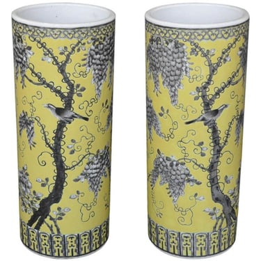 Pair of Dayazhai Yellow-Ground Grisaille-Decorated Vases