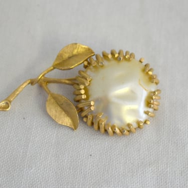 1960s Sarah Coventry Faux Pearl Flower Brooch 
