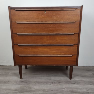 ST082407 Danish Teak 5-drawer Dresser