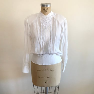 White Linen Blend Blouse with Lace Appliqué and High-Neck- 1980s 