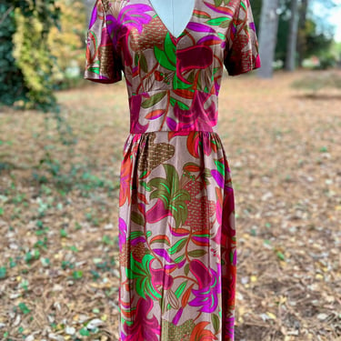Vintage 1970s Satin Nylon Floral Print Dress - Abstract Tropical Lilies - Size Small 