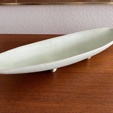 Japanese footed canoe ikebana