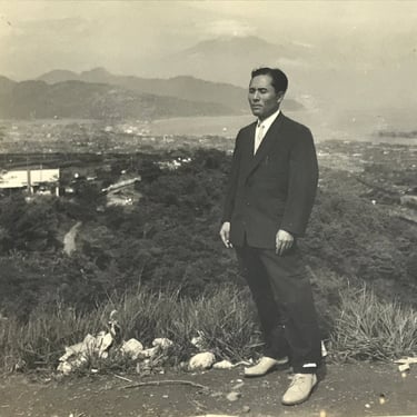 Japanese Showa Mt Fuji Scenic Overlook Suit Man Photograph Vtg Black White PH103
