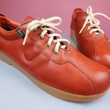Vintage 70s Dexter shoes. Lace-up walking shoes. Groovy hippie comfort oxfords. Pillowed leather. (W 10.5) 
