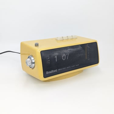 Vintage 1970s/1980s Flip Clock Radio 