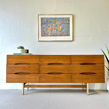 Mid Century Triple Dresser by American of Martinsville