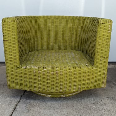 Vintage Modern Wicker Barrel Swivel Lounge Chair 