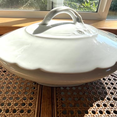 H & Co Selb Bavaria White Tureen 