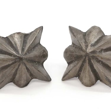 Pair of 2.125 in. Cast Iron Star Appliques Furniture Tacks