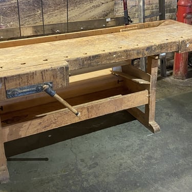 Antique Work Bench w 2 Vices