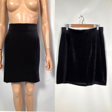 Vintage 90s Simple Classic Stretchy Black Velvet Mini Skirt With Elastic Waist Made In USA Size M 