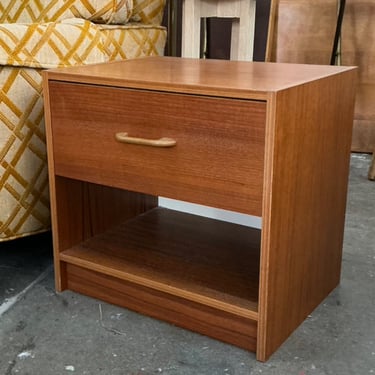 Teak Veneer 1-Drawer Side Table