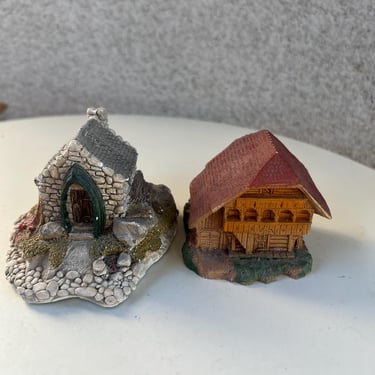 Vintage set 2 ceramic mini house Swiss theme & UK house. 