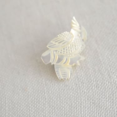 1970s/80s Tiny Mother of Pearl Bird Brooch 