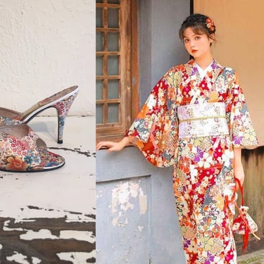 Stroll Through Kuju Flower Garden - Vintage 1960s Kimono Floral Spring-o-lators Sandals Heels - 9B 