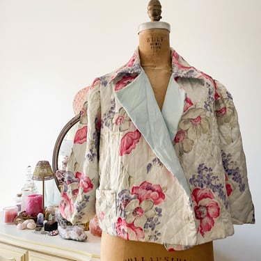 Vintage 1940’s quilted satin bed jacket, garden floral print | feminine jacket, Old Hollywood glamour, S/M 