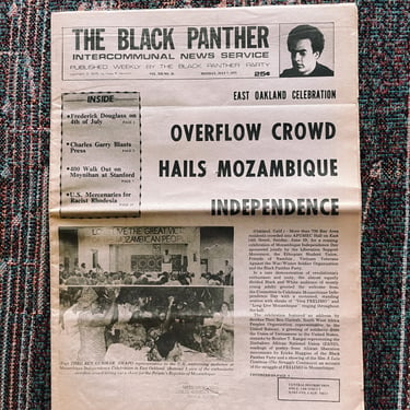 Vintage Original Black Panther Party Newspaper // Crowd Hails Mozambique (1975)