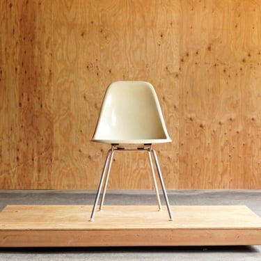 Herman Miller Eames Parchment Fiberglass Side Chair 