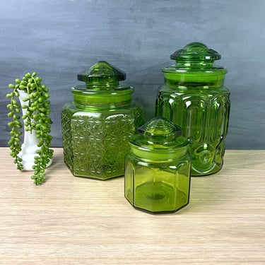 L.E. Smith green glass apothecary canisters - set of 3 - 1960s vintage 