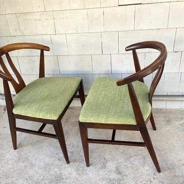 Midcentury Hans Wegner Wishbone Style Chair Pair