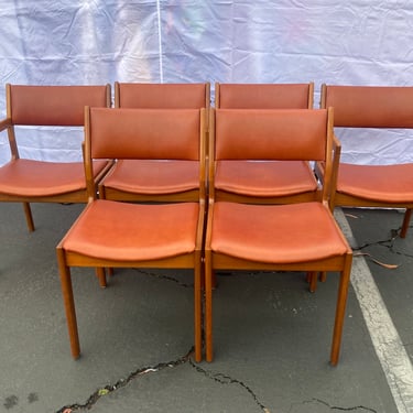 Vintage D Scan Scandinavian teak dining chairs set of 6 w/ captains chairs. Rare 