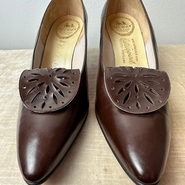 50’s beautiful Delman pumps~ Excellent khaki brown leather kitten heels~Pin-up size 8.5-9.5 