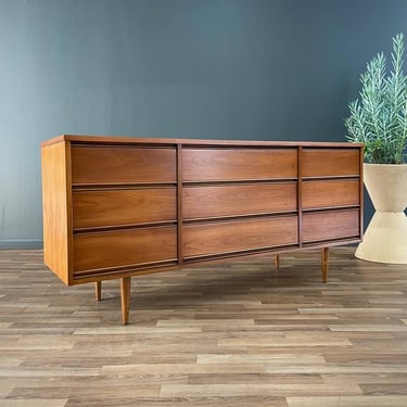 Mid-Century Modern 9-Drawer Walnut Dresser, c.1960’s 