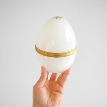Vintage White Opaline Glass Egg Box 