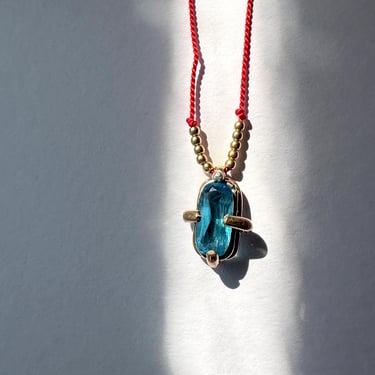 London Blue Topaz in 14k Goldfilled Handmade Funky Wire Prong Setting on red silk cord with gold-filled beads 
