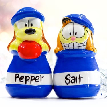VINTAGE: Garfield and Odie Salt and pepper Shakers - Tableware, Collectable 