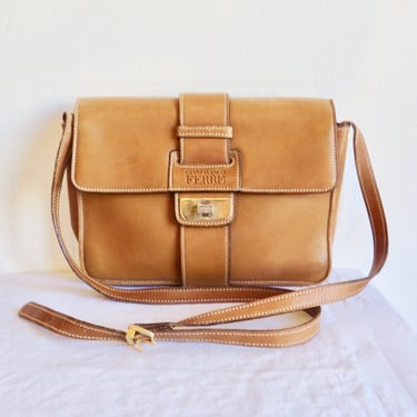 Gianfranco Ferre Italian Large Natural Caramel Leather Saddle Bag Purse Messenger Cross Body Made in Italy 1980's 