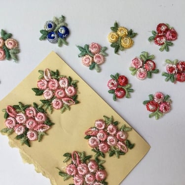 Vintage Mini Rose Embroidered Rayon Appliques, Lot Of Various Colors And Styles,  Rose Patches, Pink, Red, Blue, 17 pieces 