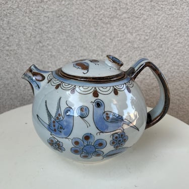 Vintage Mexican Teapot Pottery By Ken Edwards Blue Bird Tonala Mexico. Size 5.5” x 5.5” 