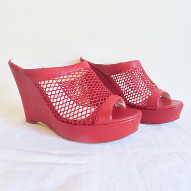 Bruno Magli Size 38.5, 8.5 US Red Nylon Mesh Open Toe Platform Mule Retro Style Italian Designer Shoes Made in Italy Leather Soles 