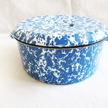 Vintage Marbled Blue White Enamel Boiling Pot Dutch Oven - Lidded Round Enamelware Splatterware Pot -  Camping Outdoor Shabby Chic Rustic 