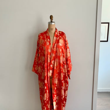 Best Quality made in Japan red silk chrysanthemum pattern kimono with belt-size M/L (one size fits most) 