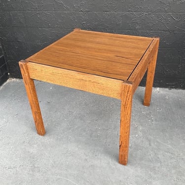 Wood/Laminate Side Table