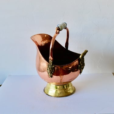 English Victorian Helmet Style Copper Brass Coal Scuttle Bucket Planter Ceramic Handle Lion Head Detail Vintage 