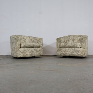 Pair of Mid-Century Danish Modern Selig Barrel Back Swivel Club Chairs 