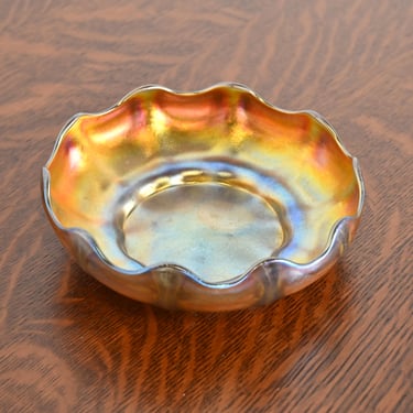 Louis Comfort Tiffany Favrile Iridescent Art Glass Scalloped Bowl