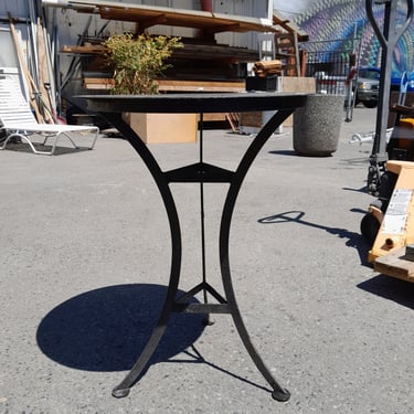 Round Welded Steel Table - 22 x 22 x 29