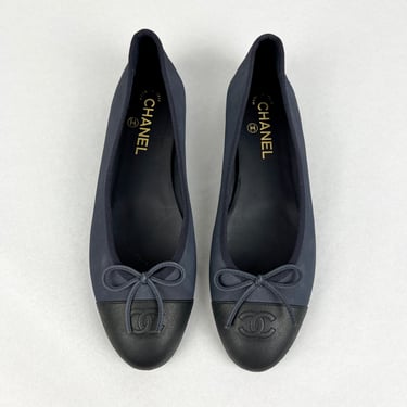 Chanel Two Tone Lambskin Ballerina Flats, Size 41, Navy/Black