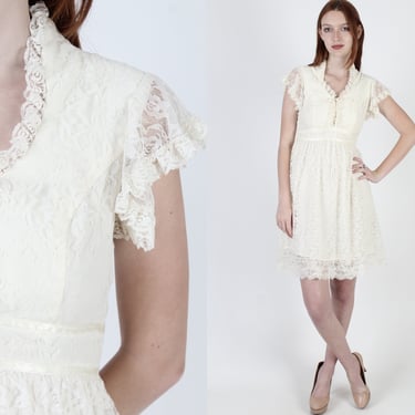 Vintage 70s Darling Prairie Dress / Ivory Floral Lace Country Style Outfit / Short Sheer Sleeve Wedding Dress / Lace Up Corset Bodice Mini 