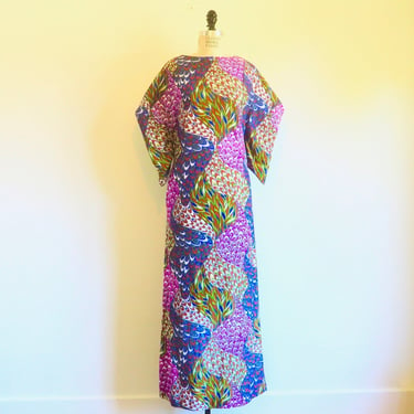 1960's 70's Multicolor Psychedelic Print Long Maxi Caftan Dress Kimono Sleeves Mod Style Hippie Boho Beach Resort Luau Alice Size S/M 