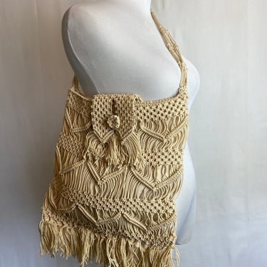 70’s cotton macrame style purse  Boho hippie shoulder bag natural cotton white /off white 1970’s knotted braided cloth with fringe 